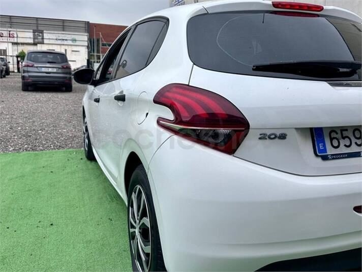PEUGEOT 208 ALLURE 1.2L PureTech